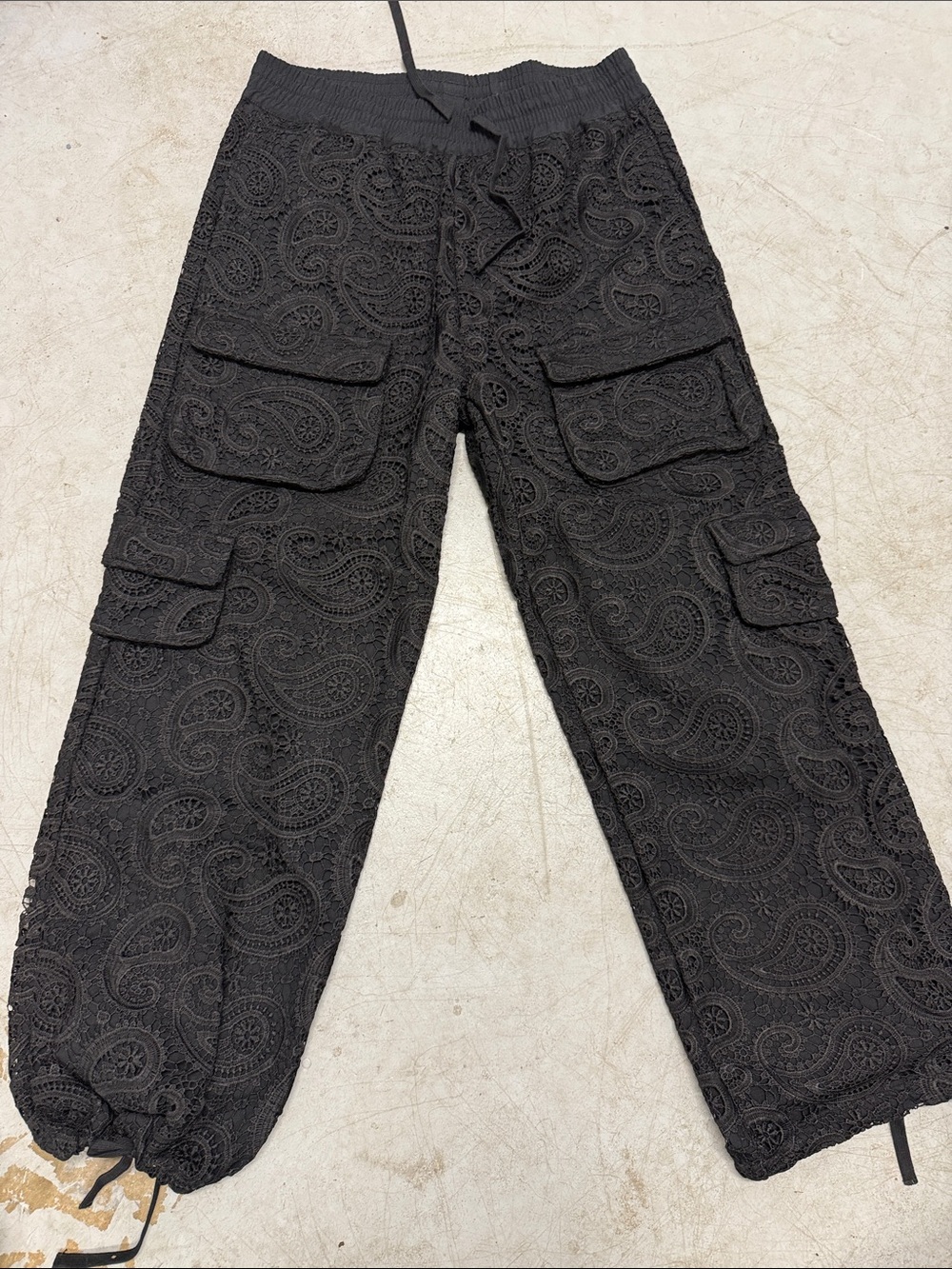 SAALT STUDIO Size Large NWT - Black Paisley Cargo Jogger Pants - Brand New